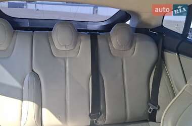 Лифтбек Tesla Model S 2012 в 