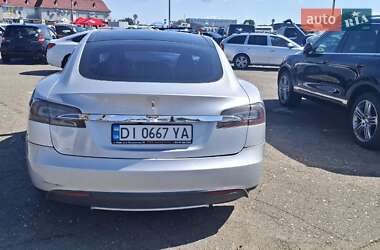 Лифтбек Tesla Model S 2012 в 