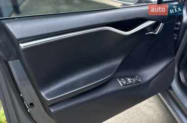 Лифтбек Tesla Model S 2013 в 