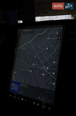 Лифтбек Tesla Model S 2013 в 