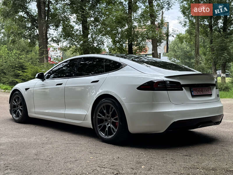 Лифтбек Tesla Model S 2023 в Львове