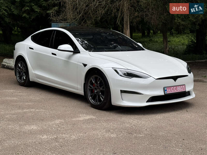 Лифтбек Tesla Model S 2023 в Львове