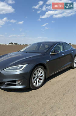 Лифтбек Tesla Model S 2016 в 