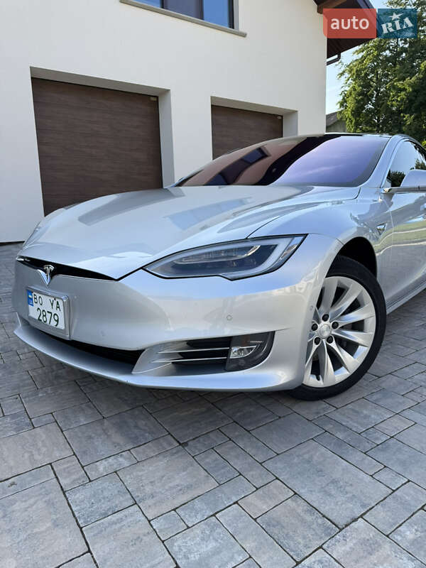 Лифтбек Tesla Model S 2017 в Тернополе