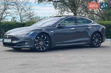Лифтбек Tesla Model S 2016 в 