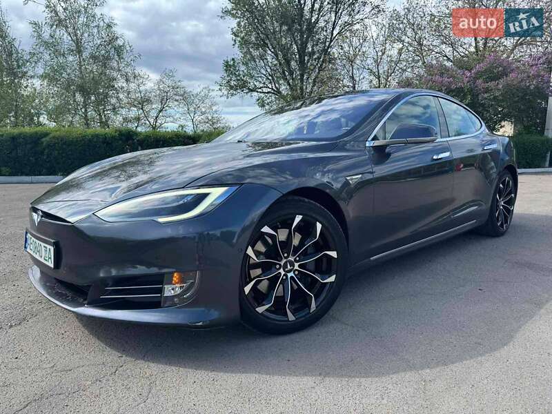 Лифтбек Tesla Model S 2016 в Каменском