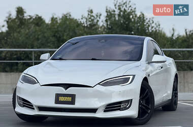 Лифтбек Tesla Model S 2014 в 