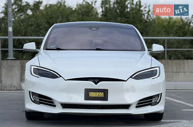 Лифтбек Tesla Model S 2014 в 