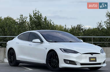 Лифтбек Tesla Model S 2014 в 