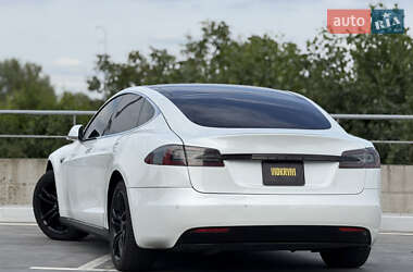 Лифтбек Tesla Model S 2014 в 