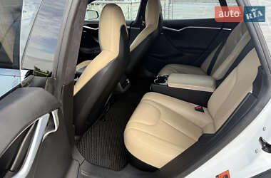 Лифтбек Tesla Model S 2014 в 