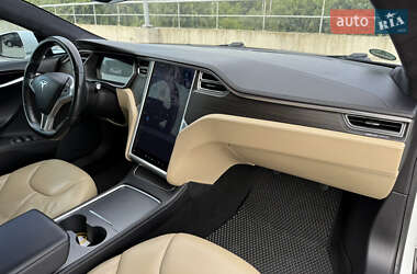 Лифтбек Tesla Model S 2014 в 
