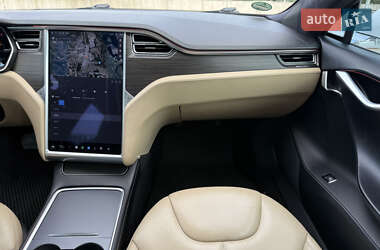 Лифтбек Tesla Model S 2014 в 