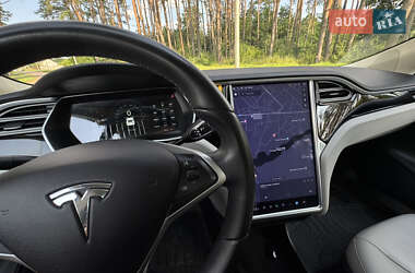 Лифтбек Tesla Model S 2014 в 