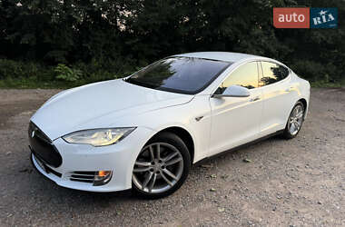 Лифтбек Tesla Model S 2014 в 