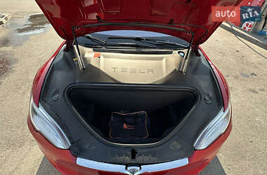 Лифтбек Tesla Model S 2017 в 