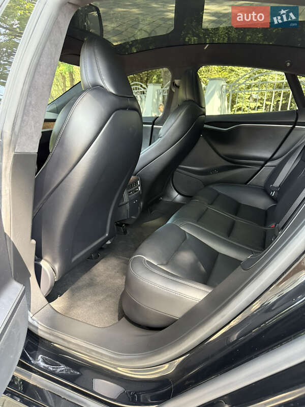 Лифтбек Tesla Model S 2020 в Полтаве
