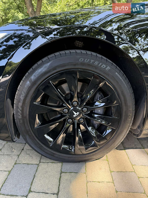 Лифтбек Tesla Model S 2020 в Полтаве