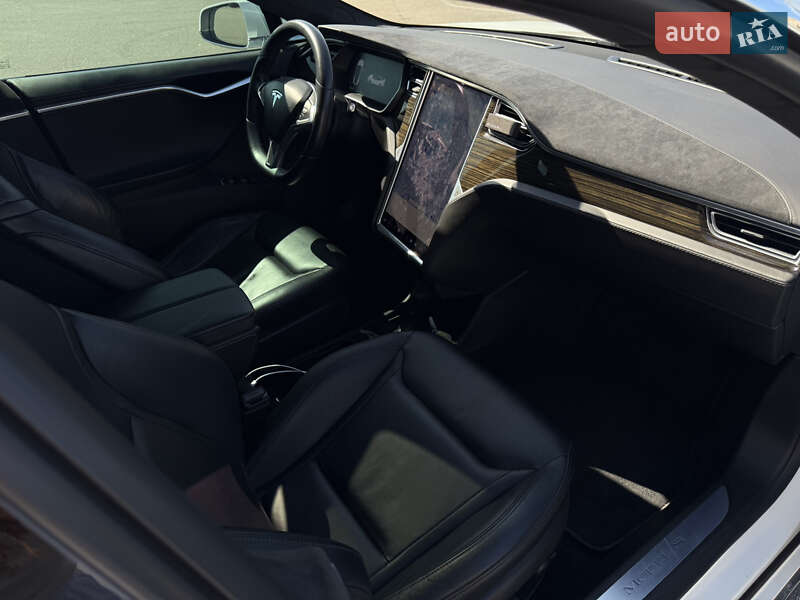 Лифтбек Tesla Model S 2015 в Харькове