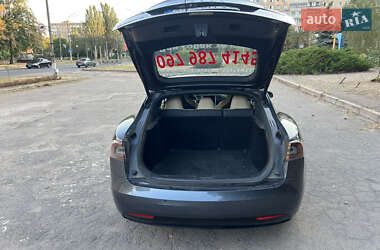Лифтбек Tesla Model S 2017 в 