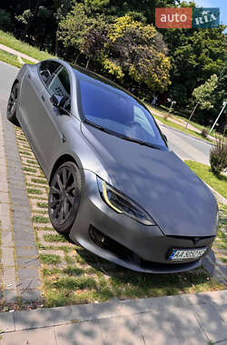Лифтбек Tesla Model S 2018 в Луцке