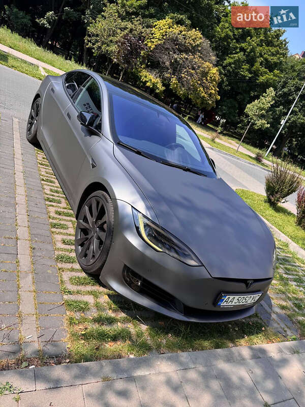 Tesla Model S 2018