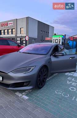 Лифтбек Tesla Model S 2018 в 