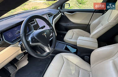 Лифтбек Tesla Model S 2015 в 