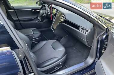 Лифтбек Tesla Model S 2015 в 