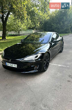 Лифтбек Tesla Model S 2018 в 