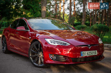 Лифтбек Tesla Model S 2017 в Кременчуге
