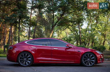 Лифтбек Tesla Model S 2017 в 