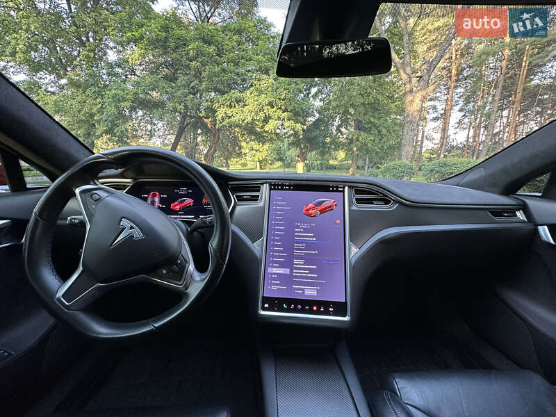 Лифтбек Tesla Model S 2017 в Кременчуге