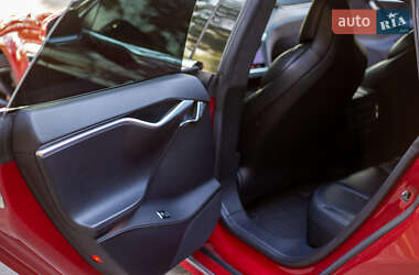 Лифтбек Tesla Model S 2017 в 