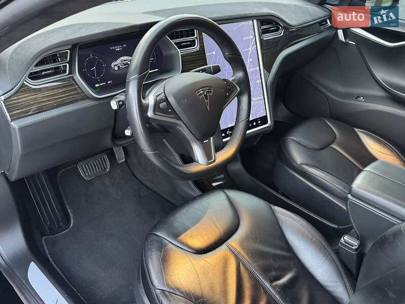 Лифтбек Tesla Model S 2015 в Тернополе