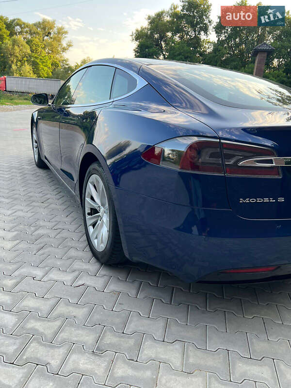 Ліфтбек Tesla Model S 2018 в Чернівцях