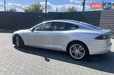 Лифтбек Tesla Model S 2014 в 