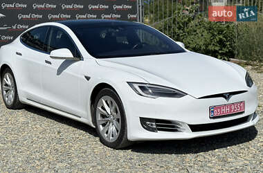 Лифтбек Tesla Model S 2017 в 