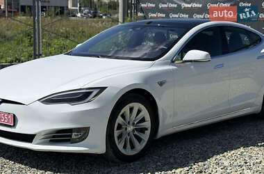 Лифтбек Tesla Model S 2017 в 