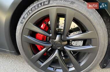 Лифтбек Tesla Model S 2024 в Киеве