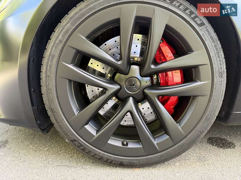 Ліфтбек Tesla Model S 2024 в Києві