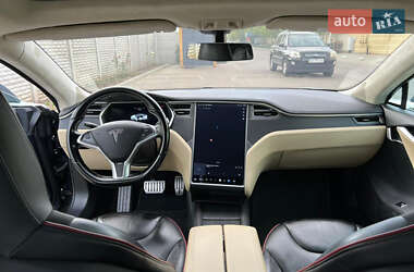 Лифтбек Tesla Model S 2013 в 