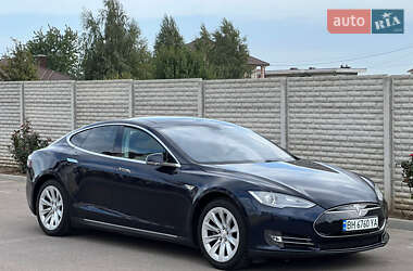 Лифтбек Tesla Model S 2013 в 