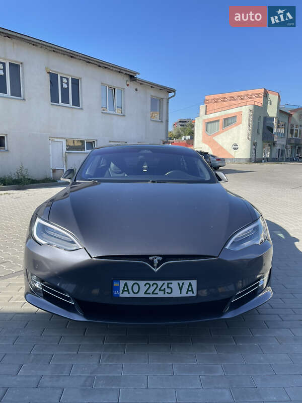 Ліфтбек Tesla Model S 2019 в Ужгороді