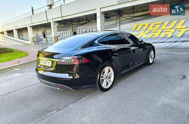 Лифтбек Tesla Model S 2014 в 