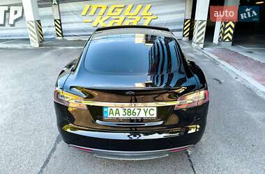 Лифтбек Tesla Model S 2014 в 
