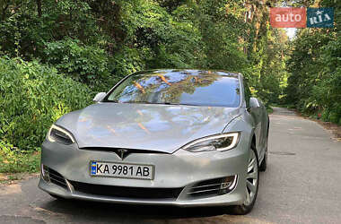 Лифтбек Tesla Model S 2016 в 