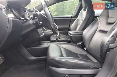 Лифтбек Tesla Model S 2015 в 
