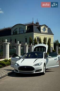 Ліфтбек Tesla Model S 2015 в Вінниці
