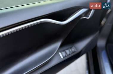 Лифтбек Tesla Model S 2017 в 